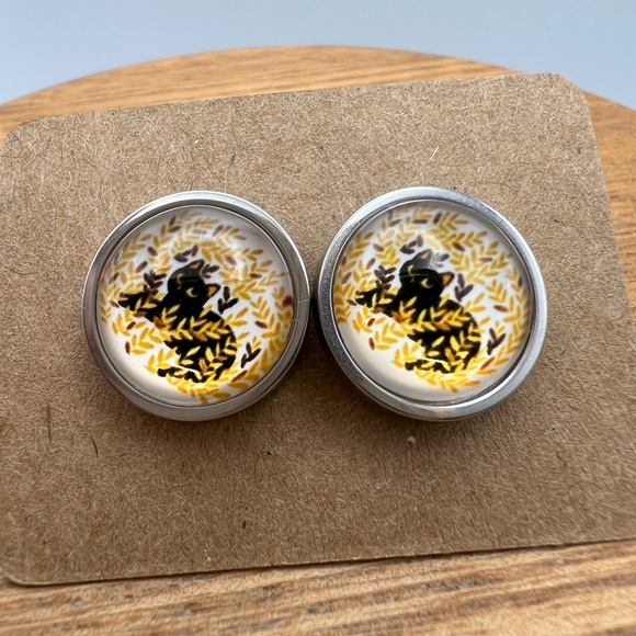 Classic Round Cat Stud Earrings - Stylish Boho Cat Lover Stud Earrings - Picture 10 of 11